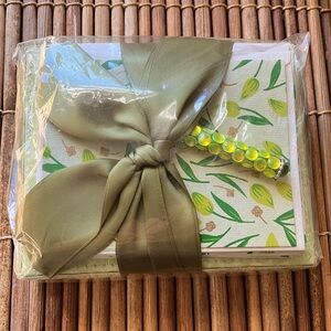 Elegant Green Floral Card Set